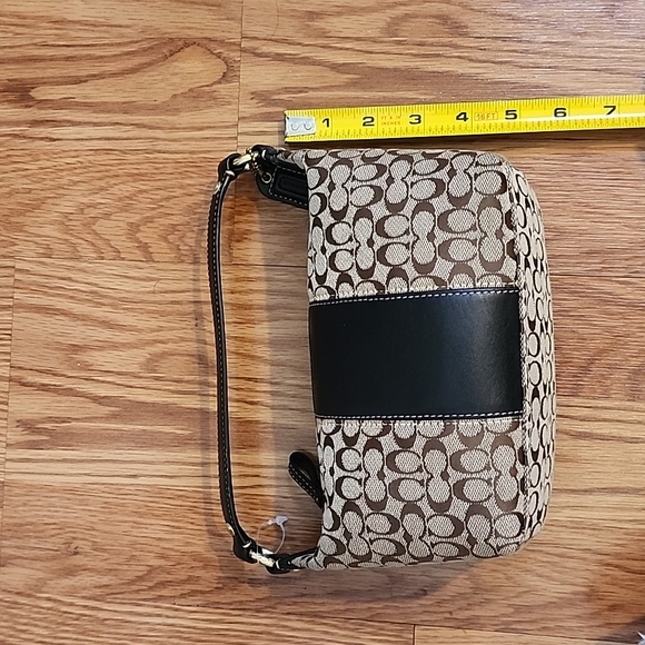 NWOT Small Coach signature handbag - Picture 10 of 10
